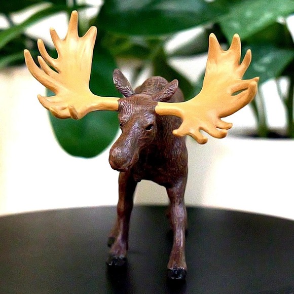 Moose Figurine - Hand Painted & Collectible Wildlife Toy Figure - Picture 7 of 17